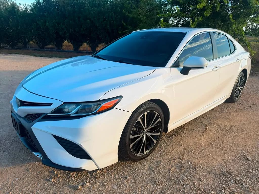 2018 Toyota Camry SE