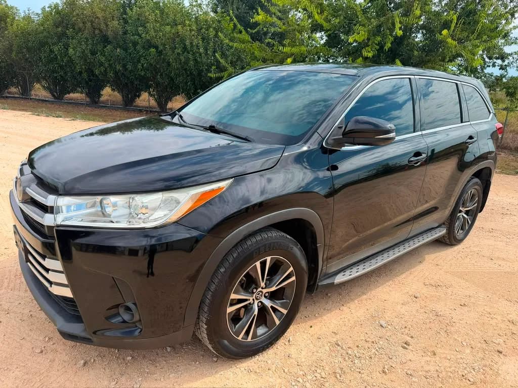 2019 Toyota Highlander LE